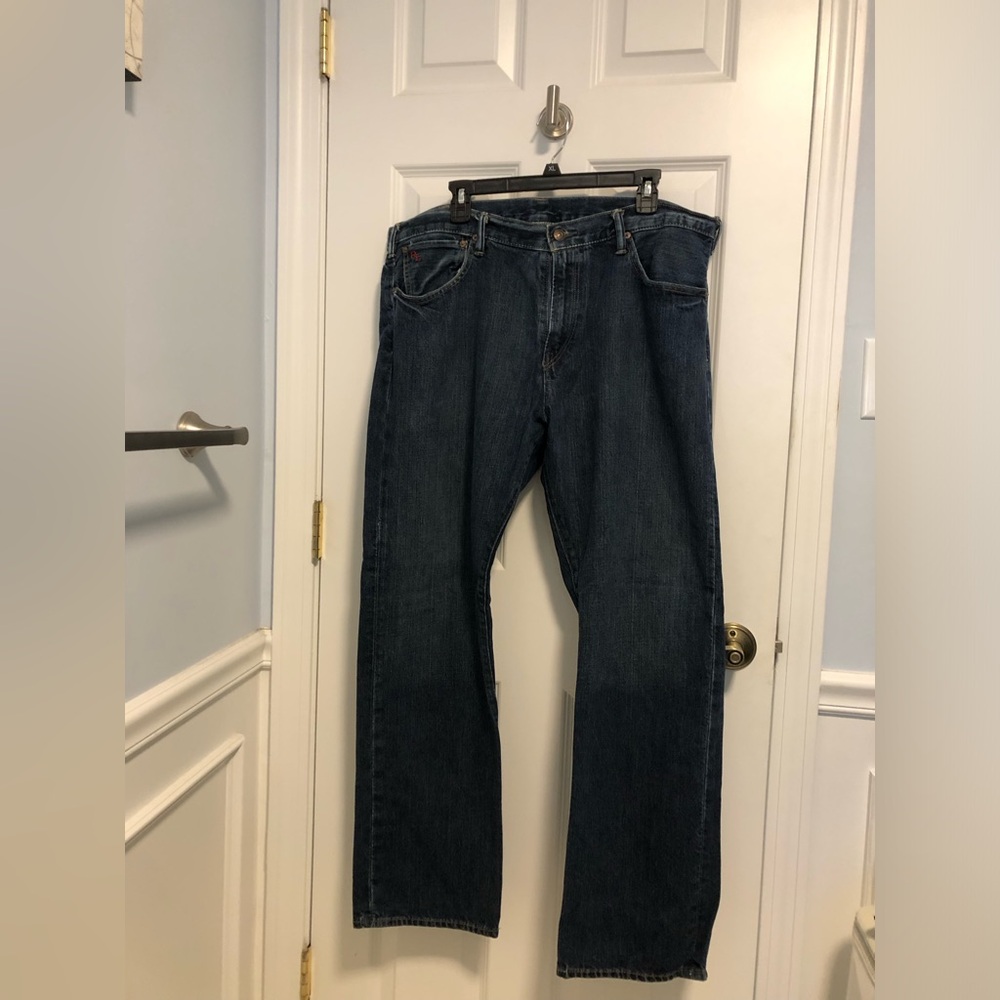 Polo Ralph Lauren men’s classic 867 jeans. Size 38x32. No rips/fraying. Exc cond